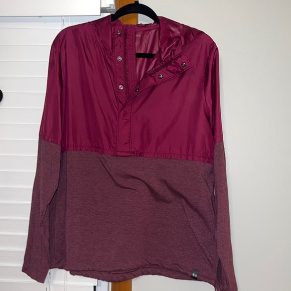 Under Armour Tops - ❤️Maroon Under Armour Pullover NWOT L